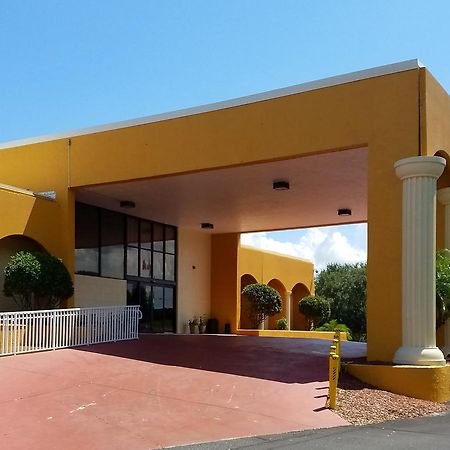 Days Inn & Suites By Wyndham Clermont Exteriör bild