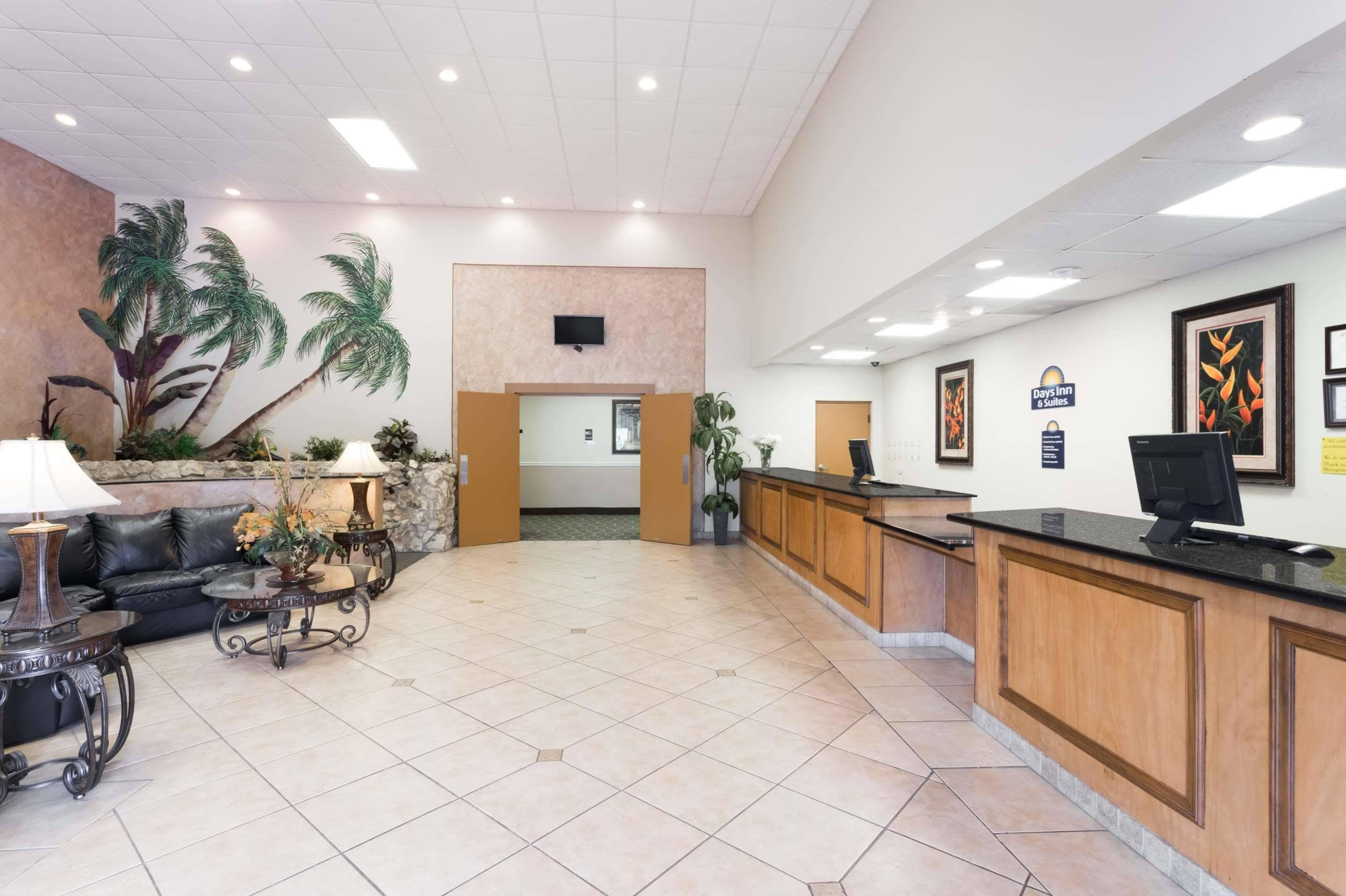 Days Inn & Suites By Wyndham Clermont Exteriör bild