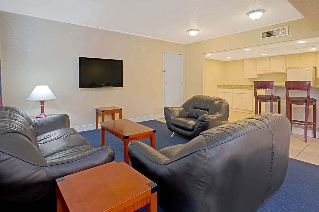 Days Inn & Suites By Wyndham Clermont Rum bild