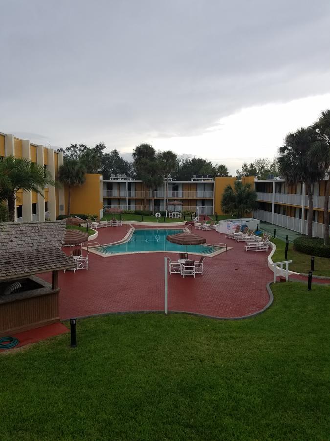 Days Inn & Suites By Wyndham Clermont Exteriör bild