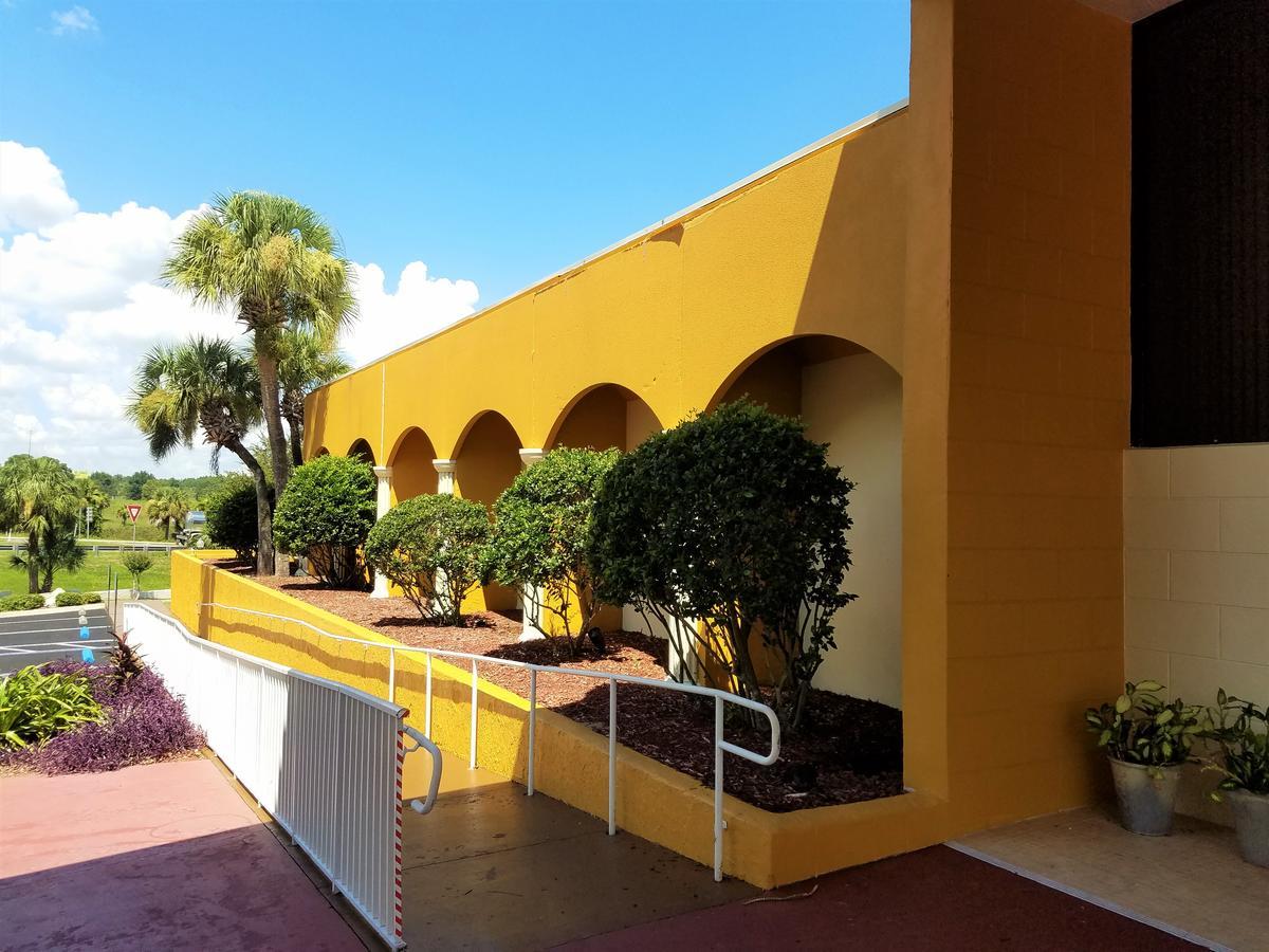 Days Inn & Suites By Wyndham Clermont Exteriör bild