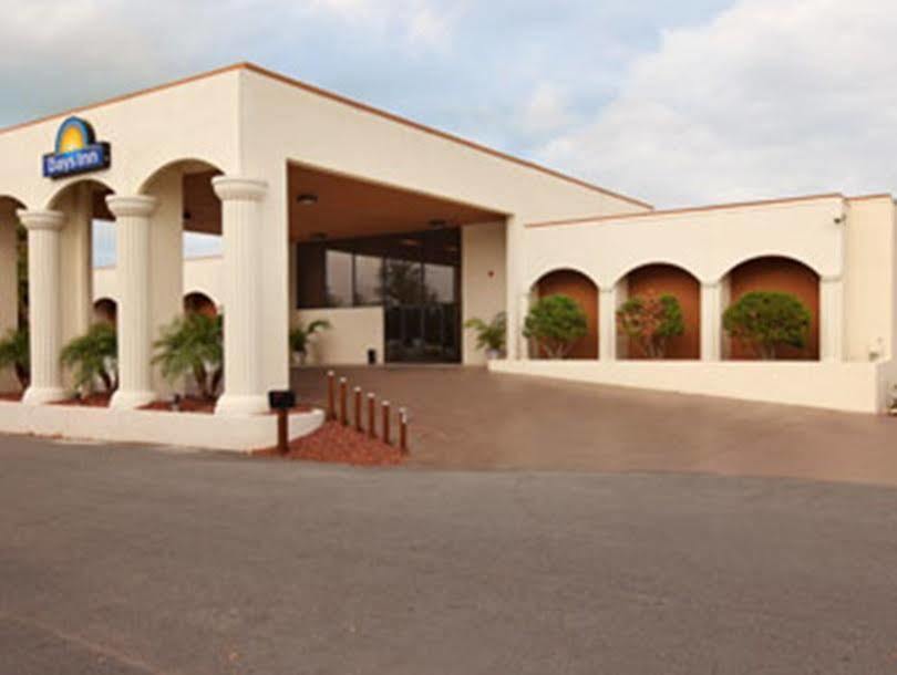 Days Inn & Suites By Wyndham Clermont Exteriör bild