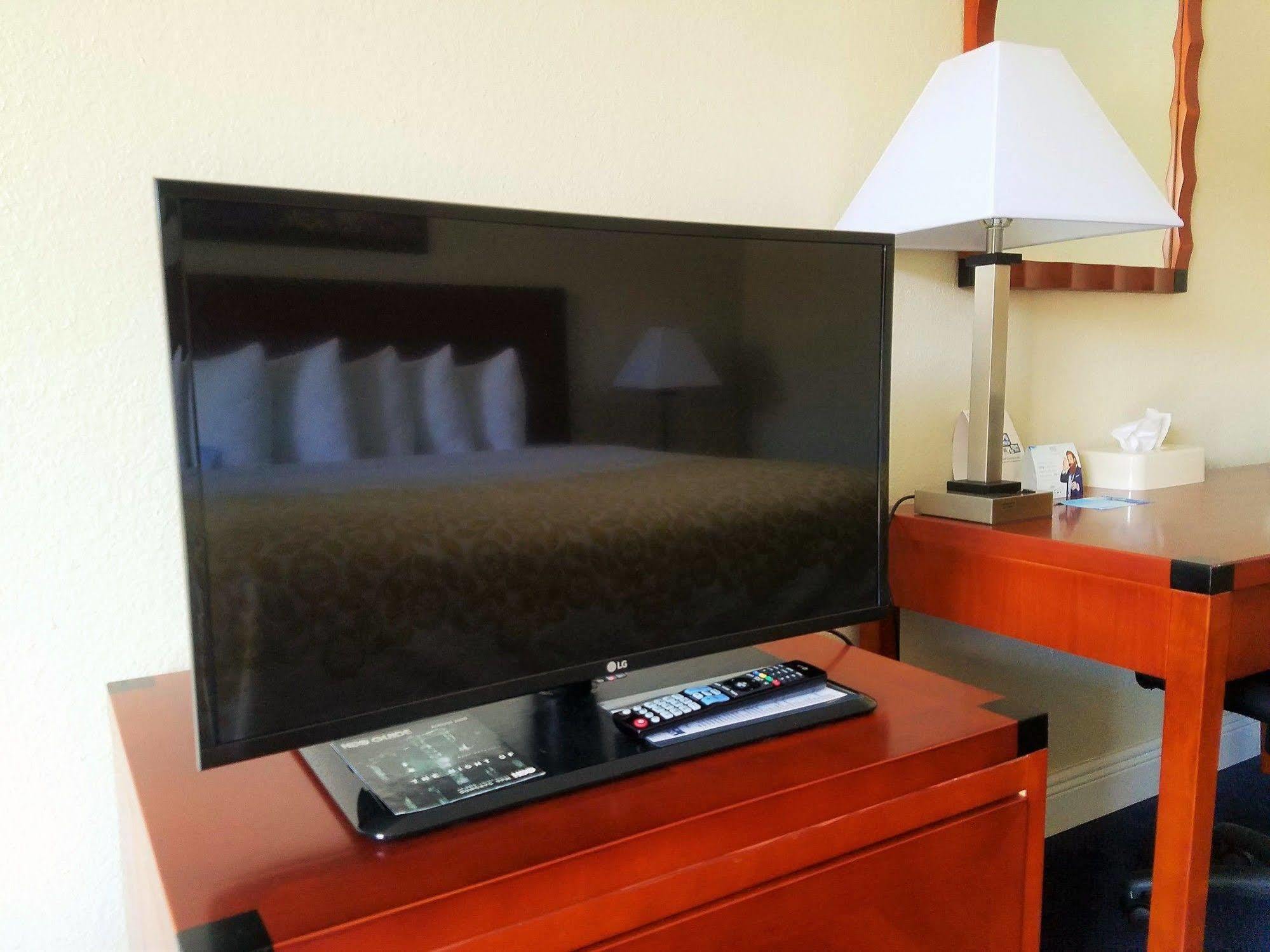 Days Inn & Suites By Wyndham Clermont Exteriör bild
