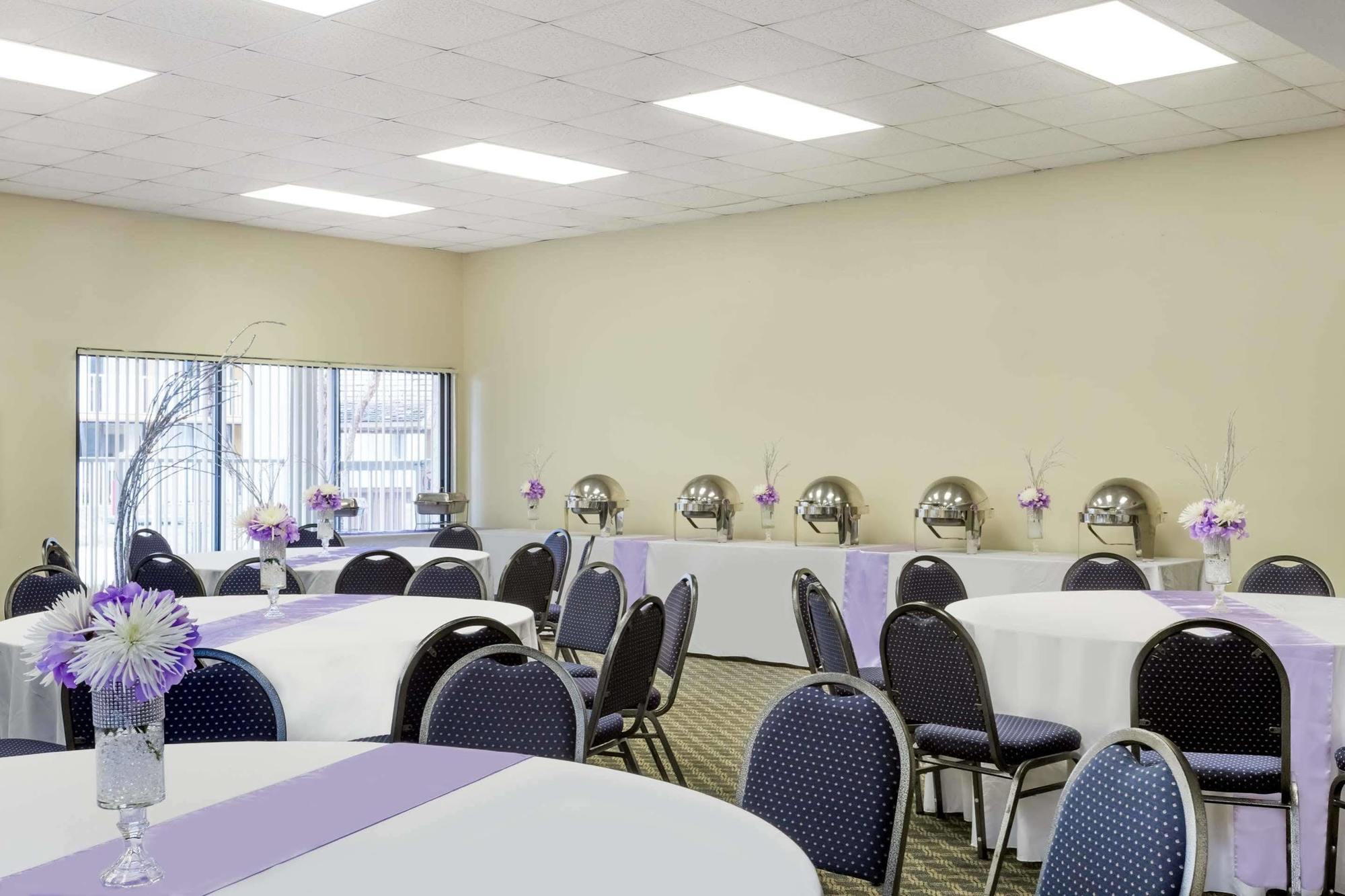Days Inn & Suites By Wyndham Clermont Exteriör bild