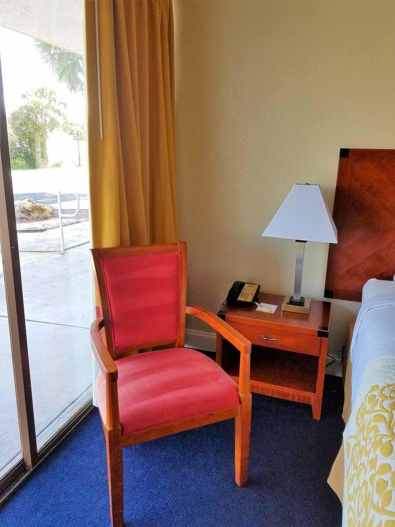 Days Inn & Suites By Wyndham Clermont Exteriör bild