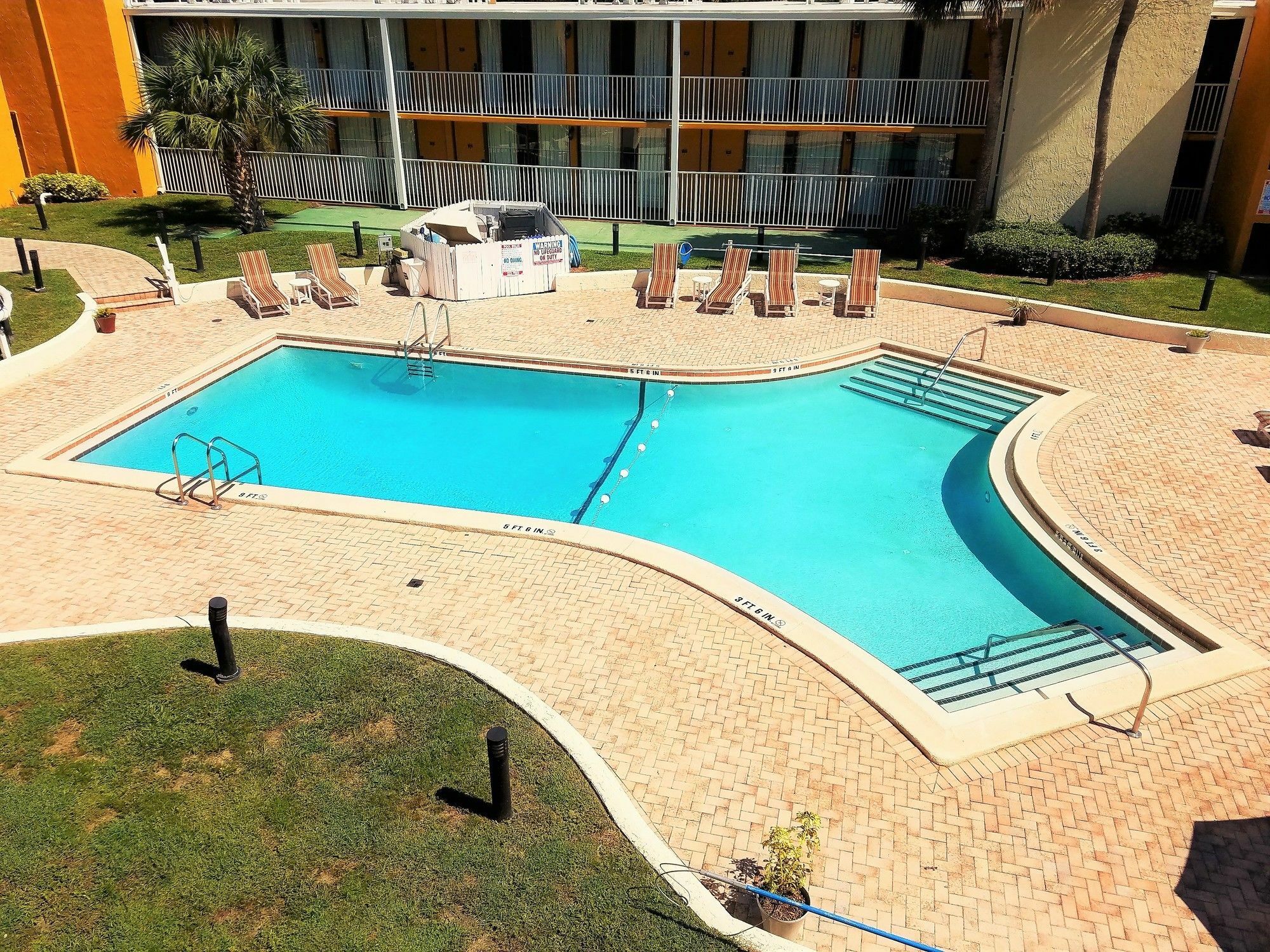 Days Inn & Suites By Wyndham Clermont Exteriör bild